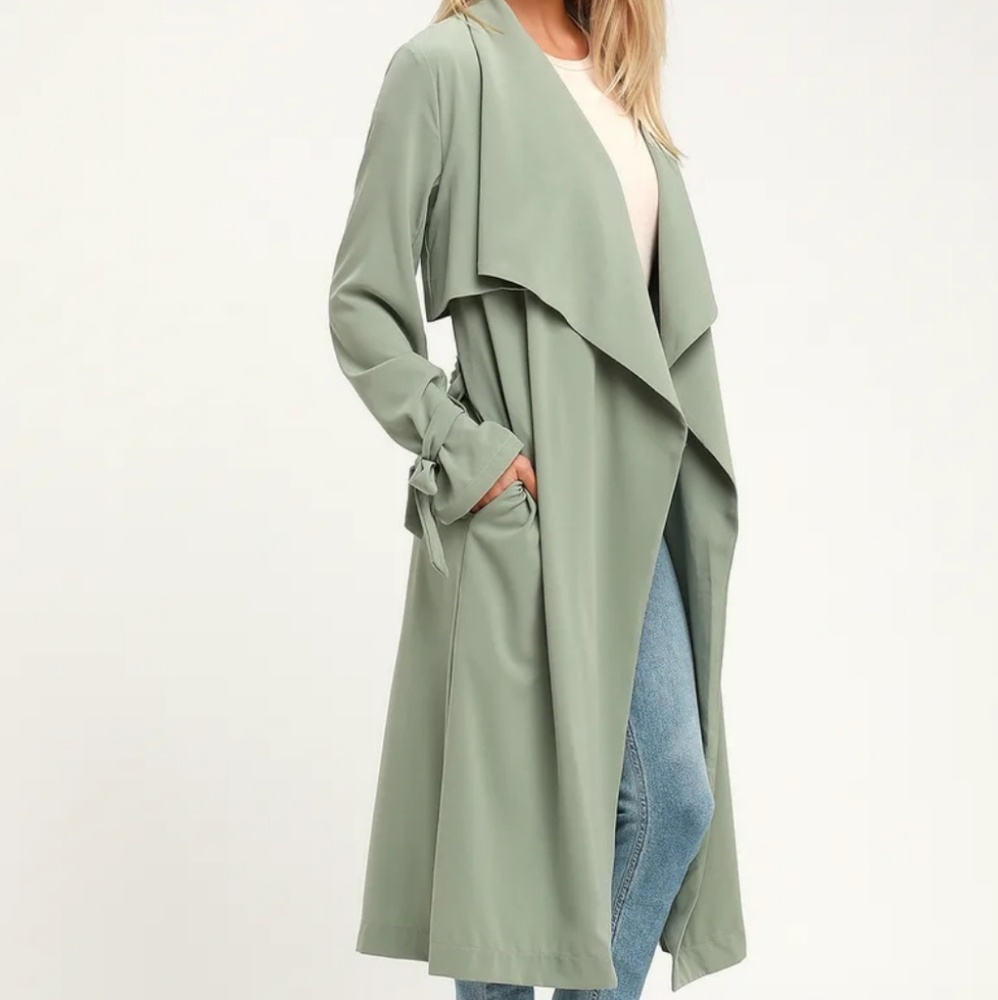 Lulu's long sleeve trench coat